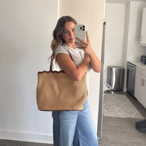 REFORMATION Isabella Tote - Picture 4 of 9